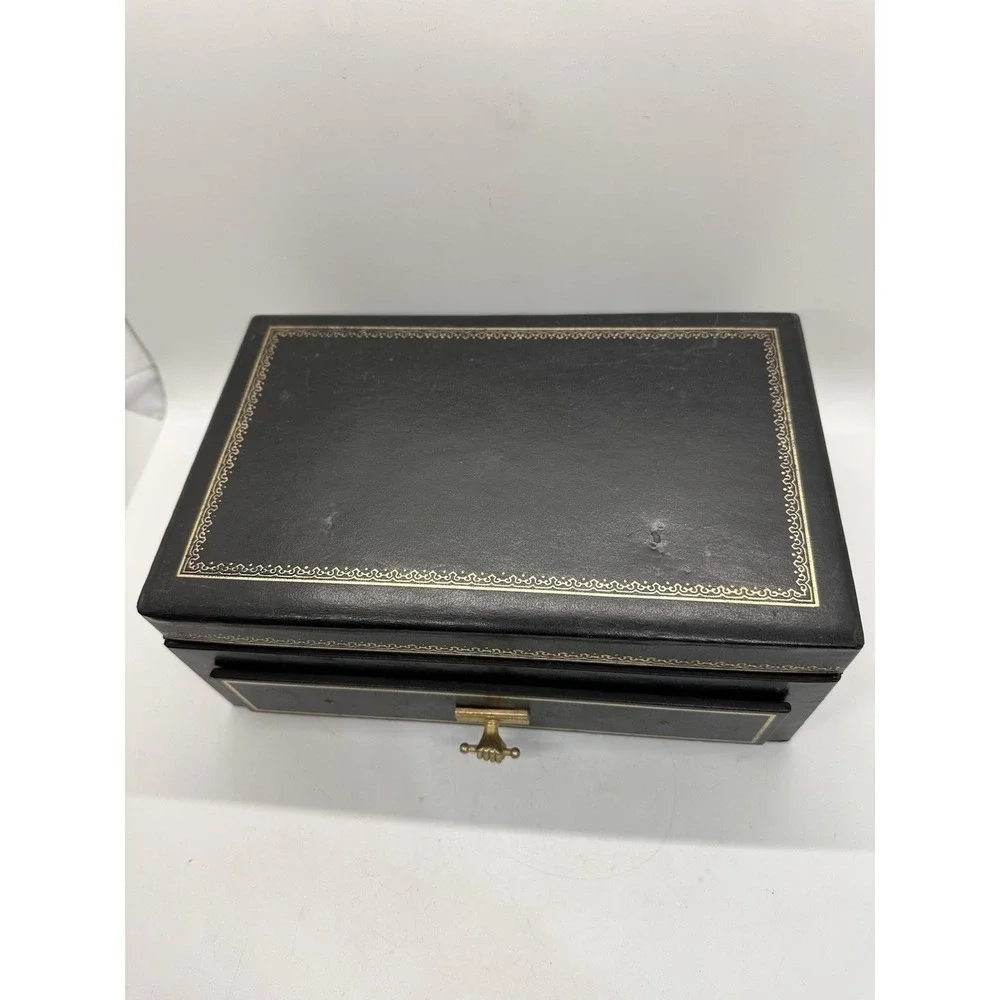 Vintage‎ Shields Black Dresser Box Figural Pull Red Velvet Drawer